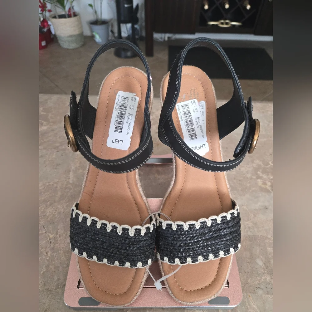 Sofft Inez  Sandals.     Size 10 - Picture 2 of 8